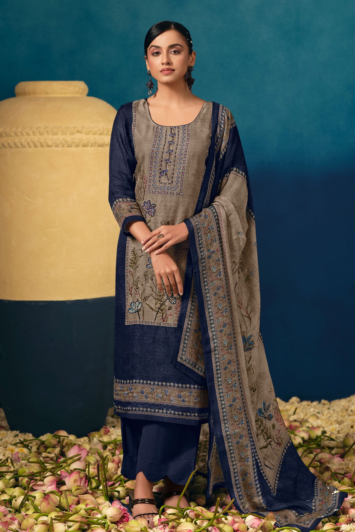 Luxury Digital Print Organza Twill Salwar Kameez Main image