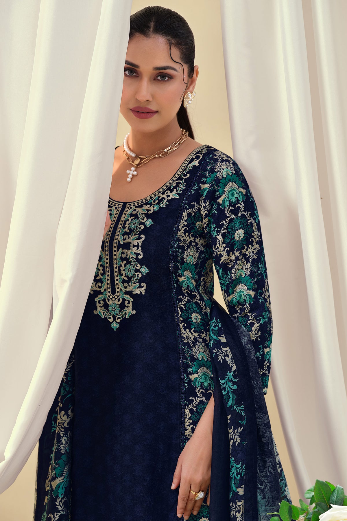 Graceful Pashmina Lace Work Embroidered Salwar Kameez