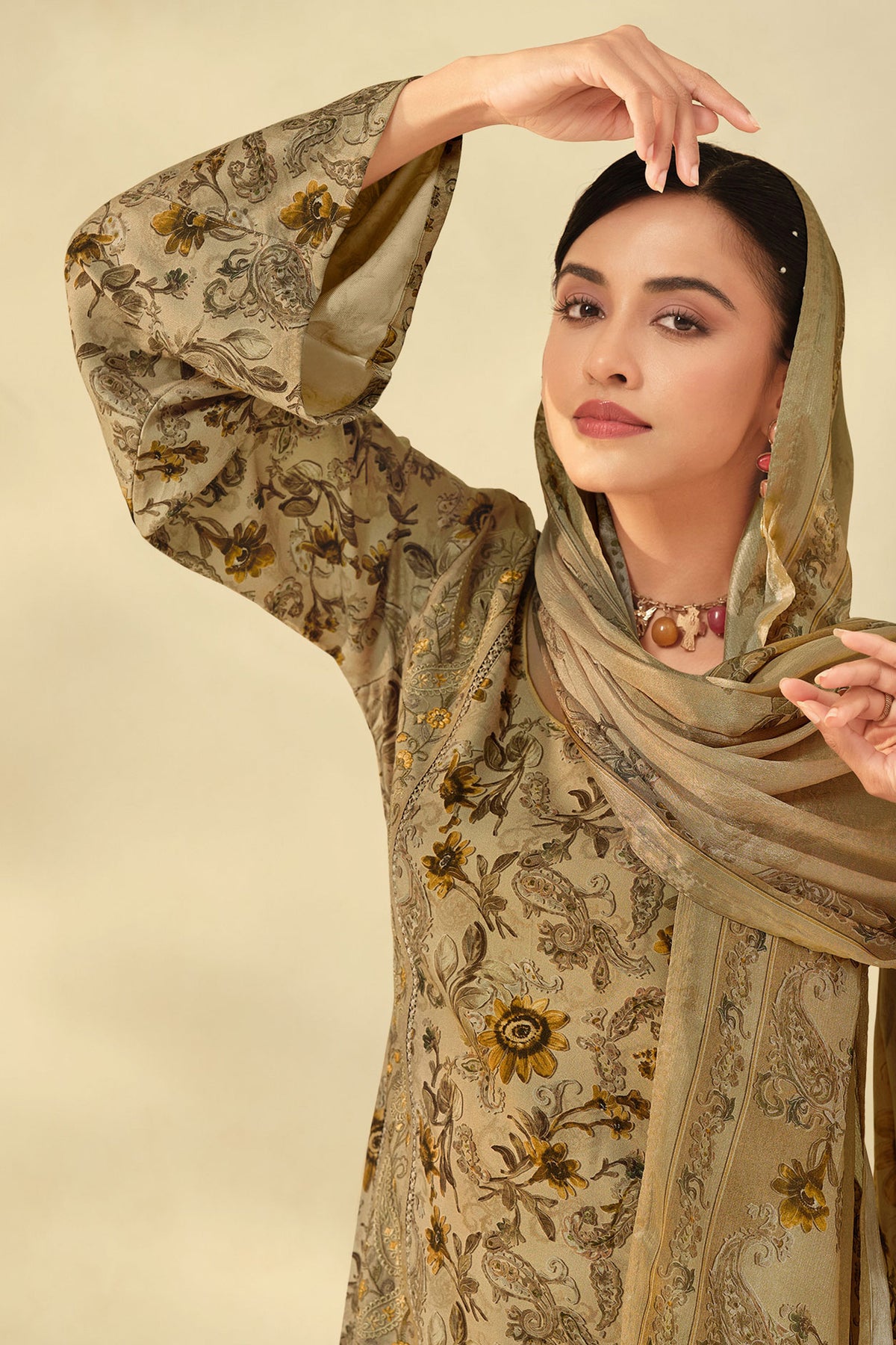 Elegant Pashmina Print Salwar Kameez With Lace Work