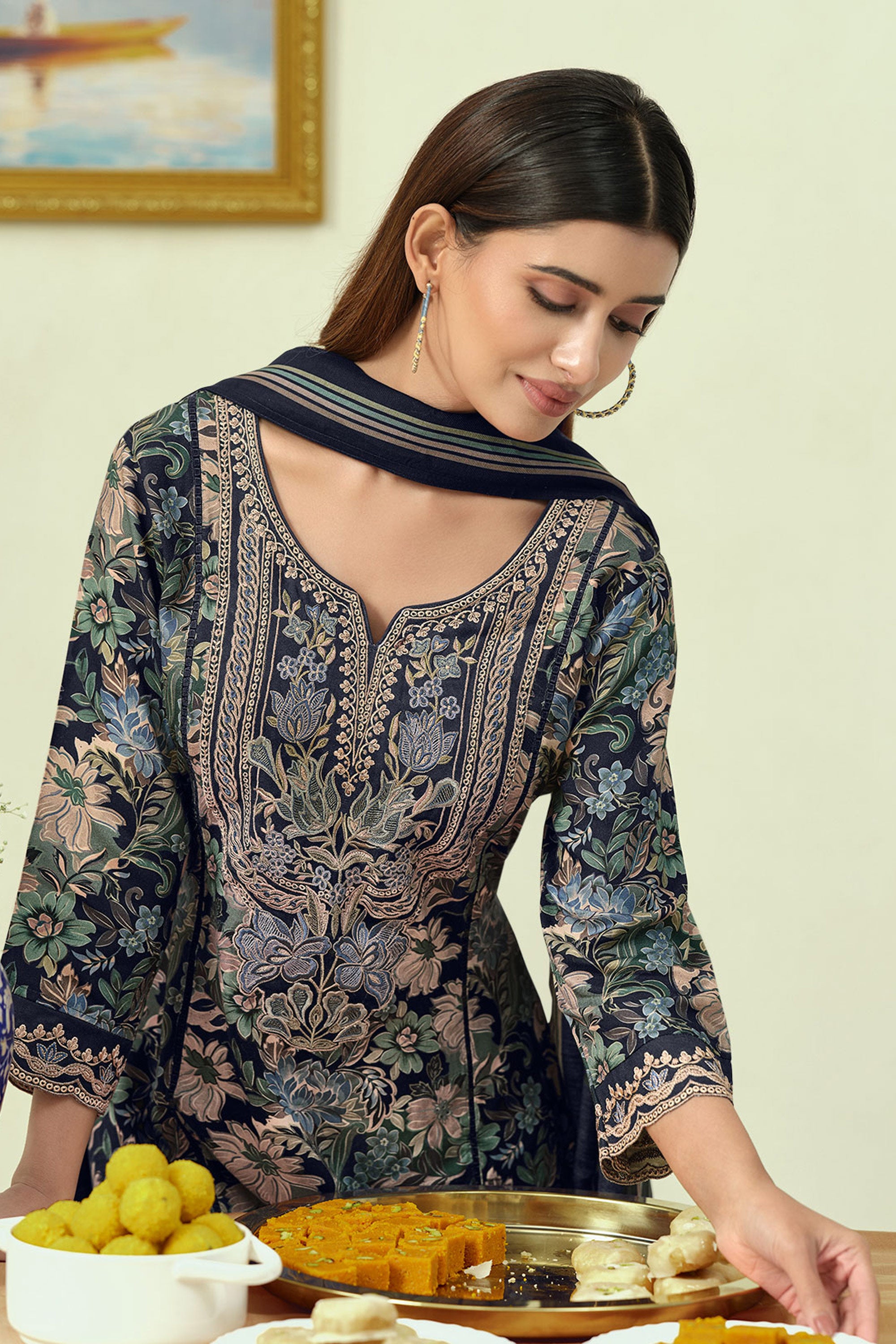 Premium Pashmina Shawl Digital Print Festive Wear Embroidered Salwar Kameez Secondary image