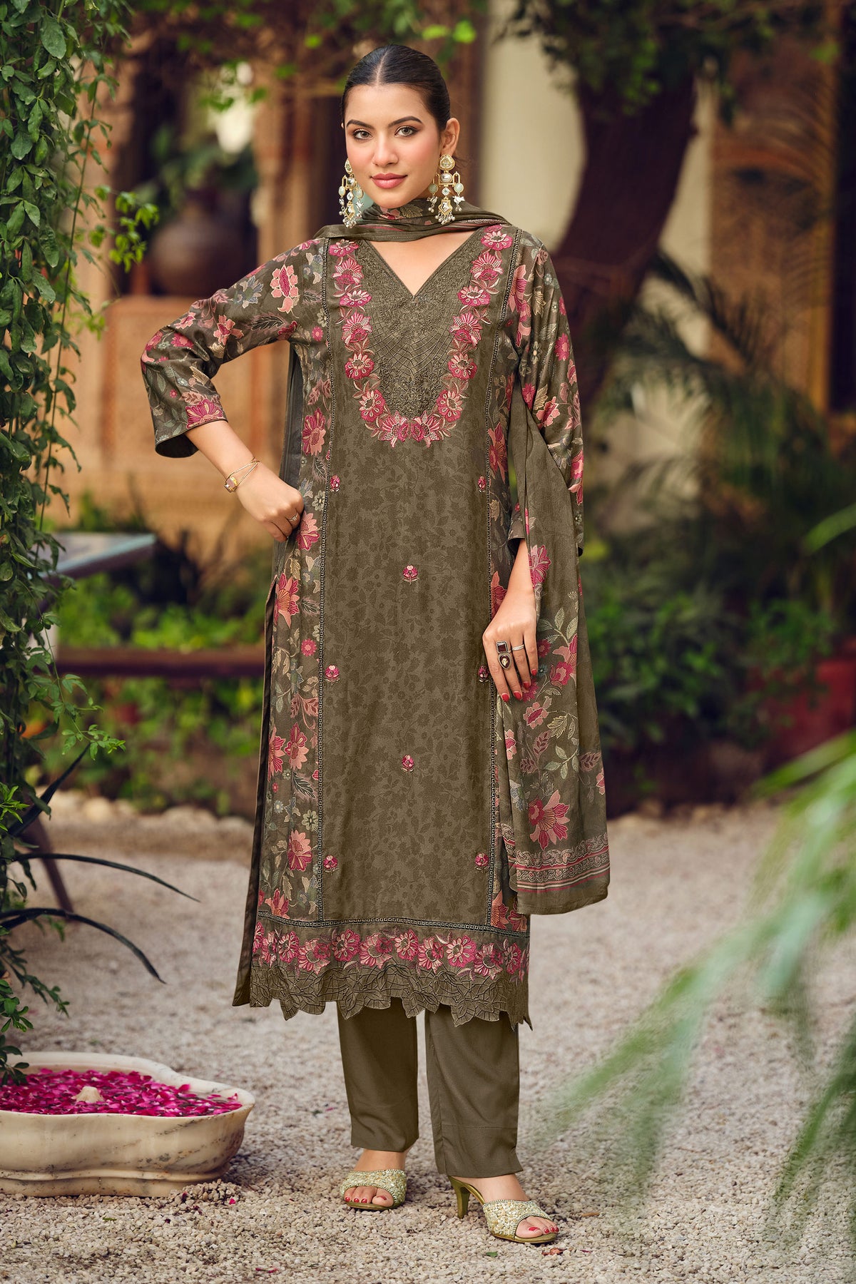 Royal Pashmina Digital Print Festive Wear Salwar Kameez